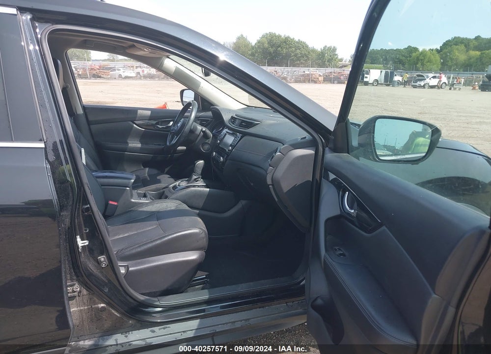 2017 NISSAN ROGUE SL VIN: 5N1AT2MV9HC882305