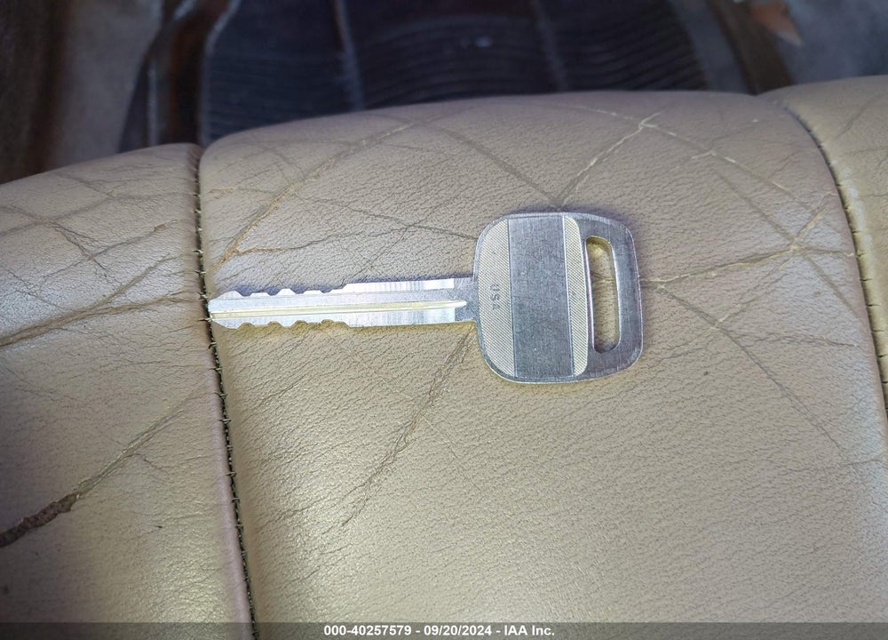 1997 TOYOTA AVALON XLS VIN: 4T1BF12B8VU207453