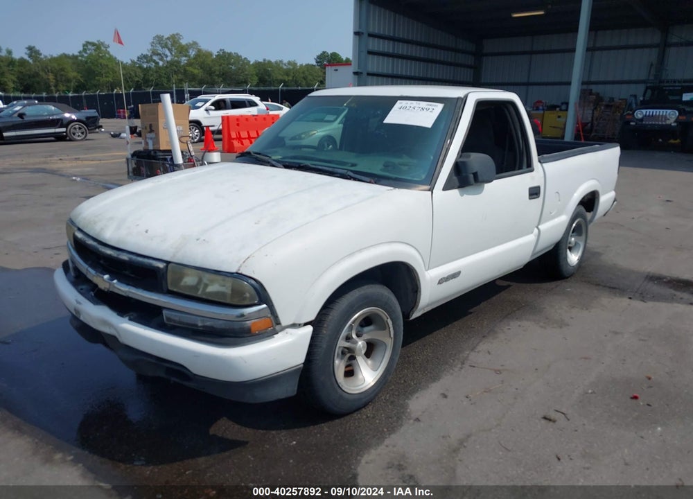 2002 CHEVROLET S-10 LS VIN: 1GCCS145728100393