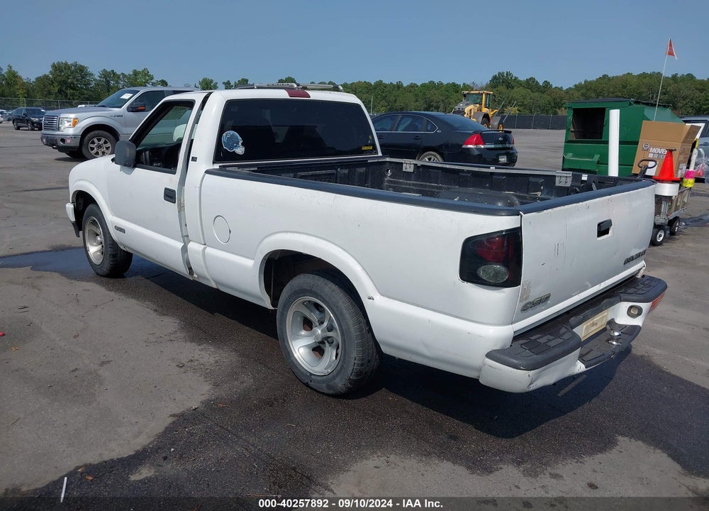 2002 CHEVROLET S-10 LS VIN: 1GCCS145728100393