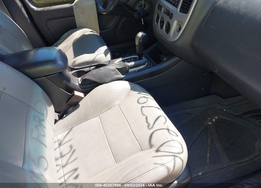2005 FORD ESCAPE XLT VIN: 1FMYU93115KB42834