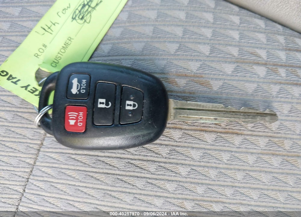 2015 TOYOTA CAMRY SE VIN: 4T1BF1FKXFU945122