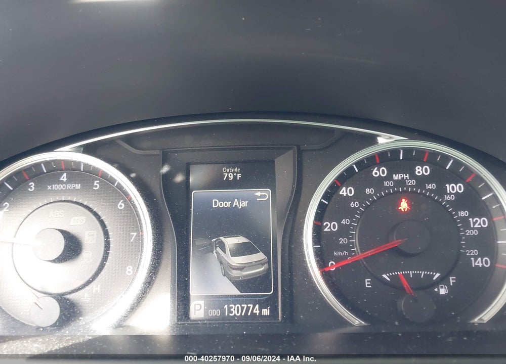 2015 TOYOTA CAMRY SE VIN: 4T1BF1FKXFU945122