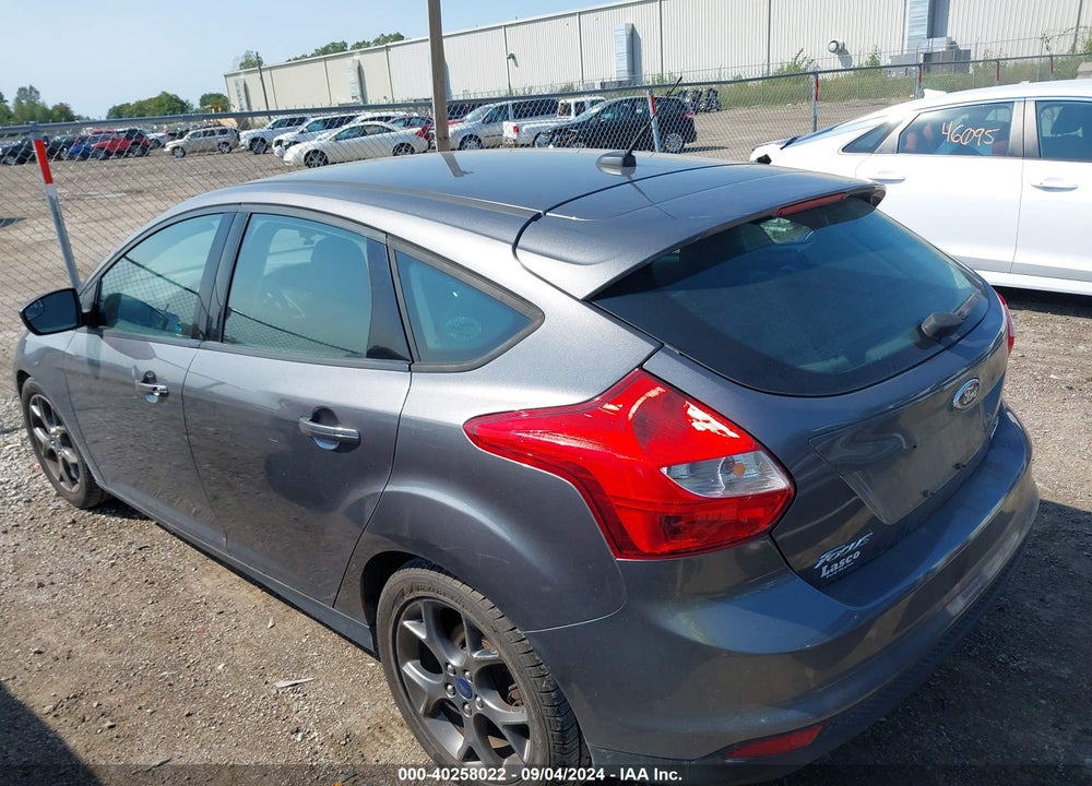 2014 FORD FOCUS SE VIN: 1FADP3K2XEL245946