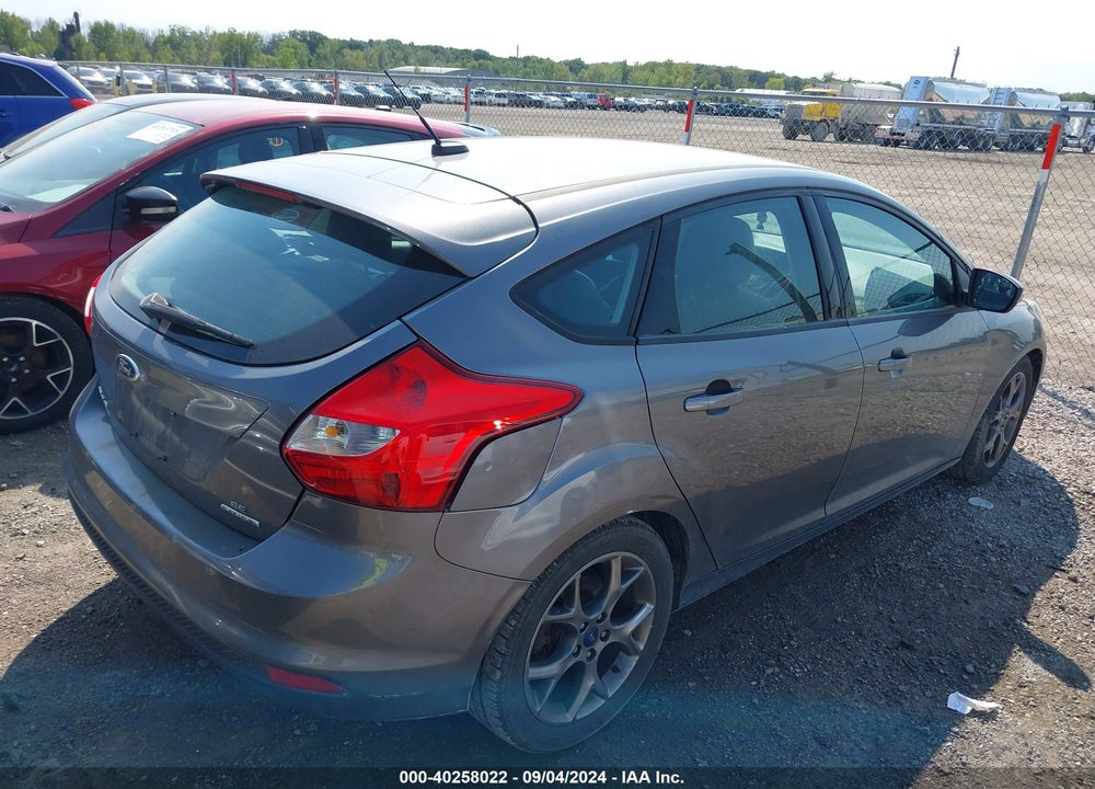 2014 FORD FOCUS SE VIN: 1FADP3K2XEL245946