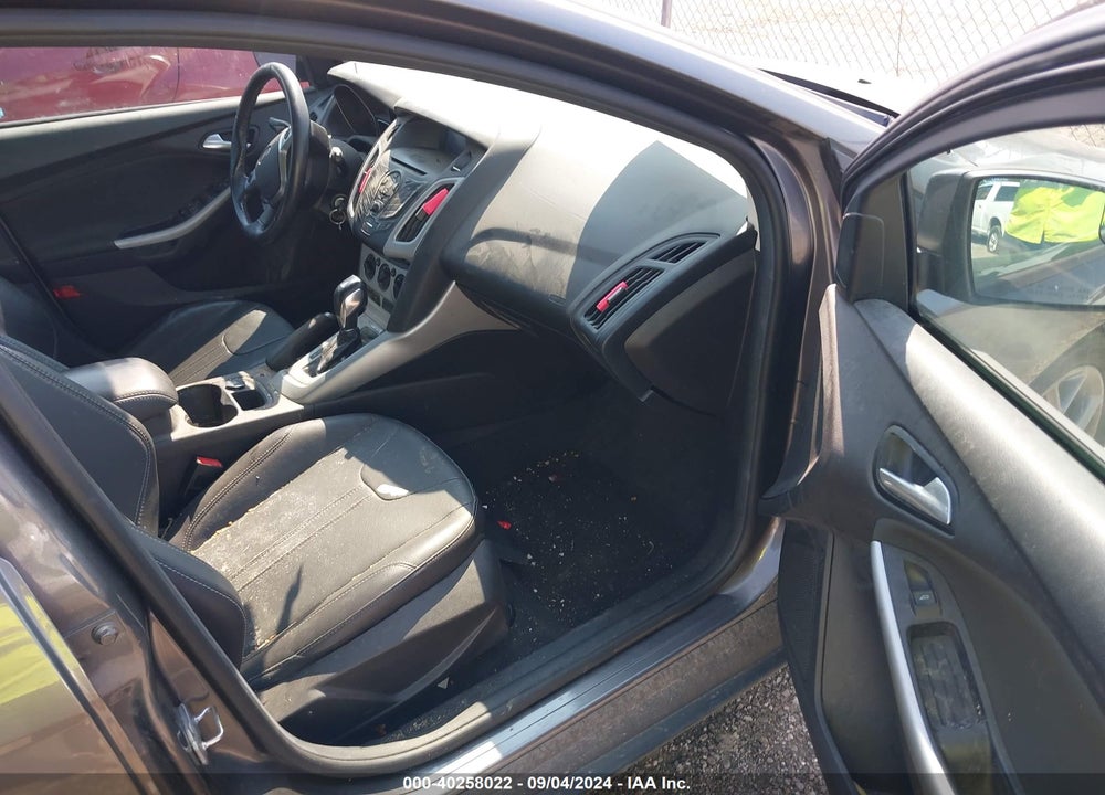 2014 FORD FOCUS SE VIN: 1FADP3K2XEL245946