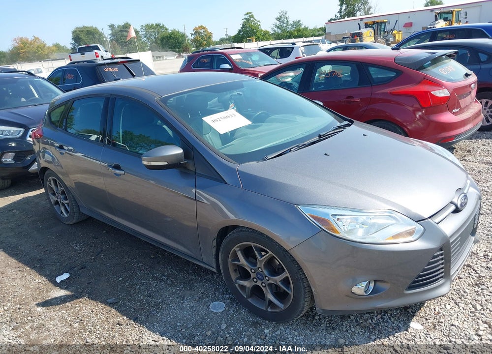 2014 FORD FOCUS SE VIN: 1FADP3K2XEL245946