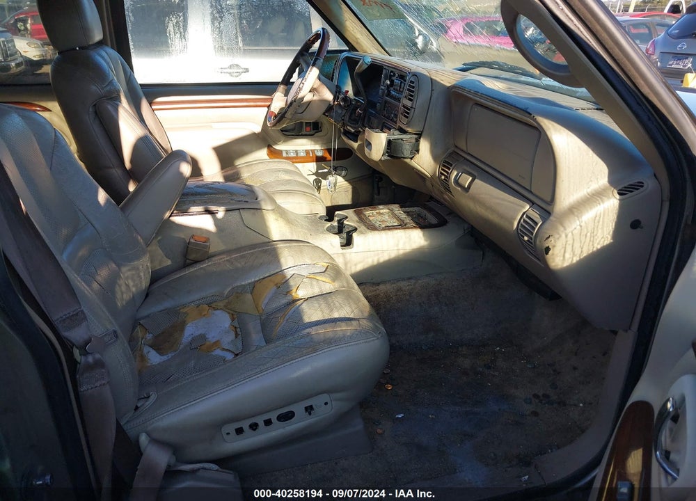 2000 CADILLAC ESCALADE STANDARD VIN: 1GYEK63R7YR212442