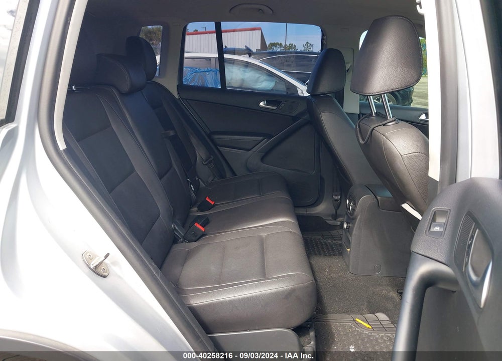 2016 VOLKSWAGEN TIGUAN S VIN: WVGAV7AX5GW516710