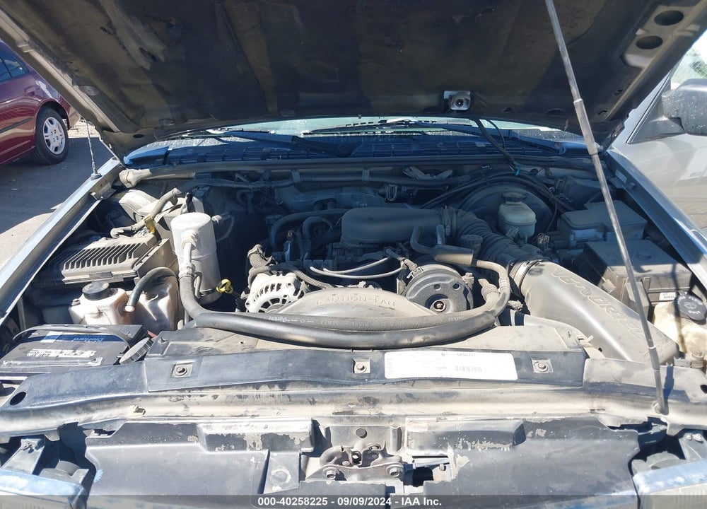 1998 CHEVROLET BLAZER LS VIN: 1GNDT13W2W2182545