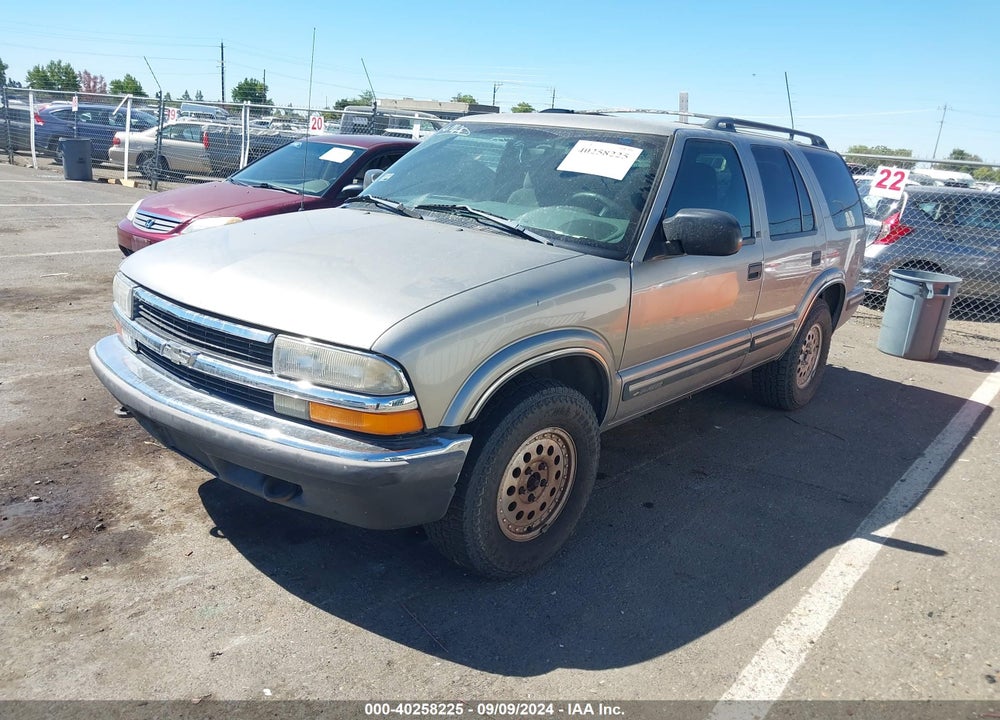 1998 CHEVROLET BLAZER LS VIN: 1GNDT13W2W2182545