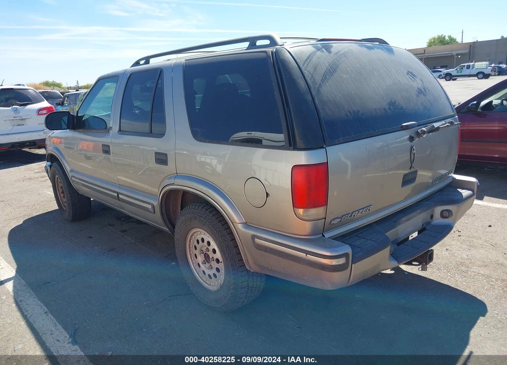 1998 CHEVROLET BLAZER LS VIN: 1GNDT13W2W2182545