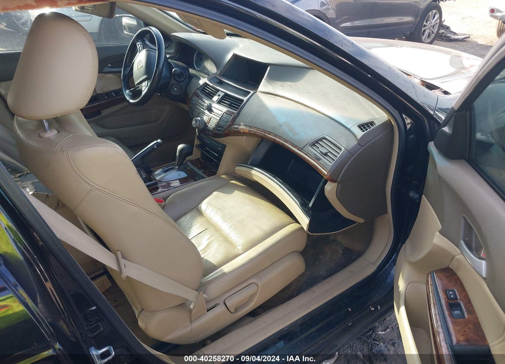 2009 HONDA ACCORD VIN: 1HGCP26829A018705