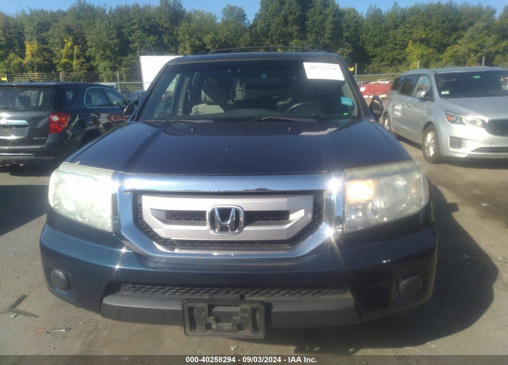 2010 HONDA PILOT LX VIN: 5FNYF4H21AB010862