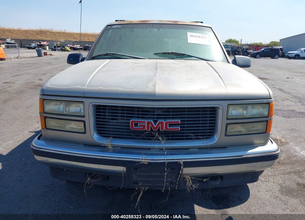 1999 GMC YUKON SLE VIN: 1GKEK13R8XJ716282