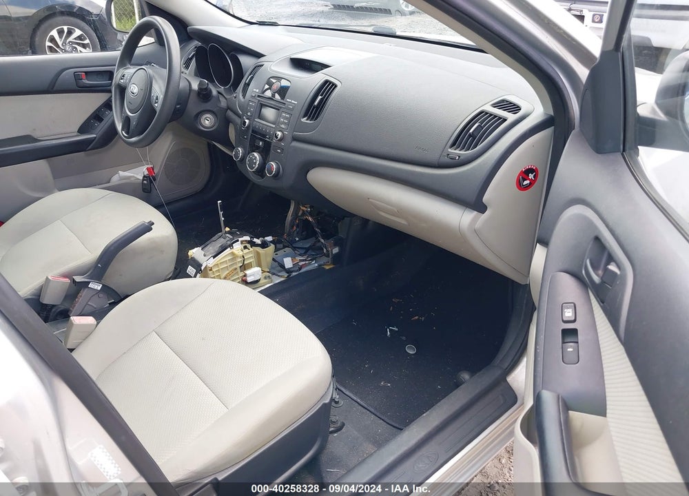 2010 KIA FORTE EX VIN: KNAFU4A22A5096771