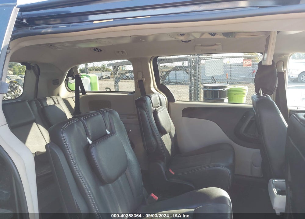 2014 CHRYSLER TOWN & COUNTRY VIN: 2C4RC1BG5ER158782