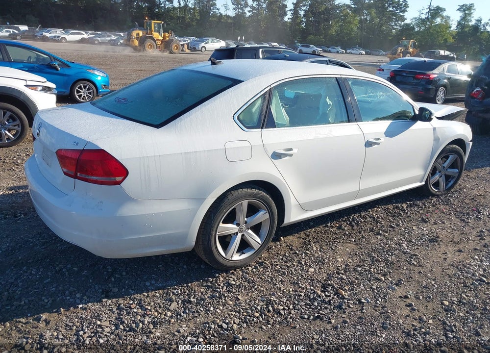 2013 VOLKSWAGEN PASSAT 2.5L SE VIN: 1VWBH7A35DC133048
