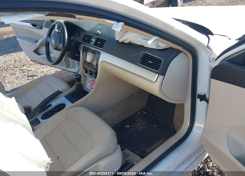 2013 VOLKSWAGEN PASSAT 2.5L SE VIN: 1VWBH7A35DC133048