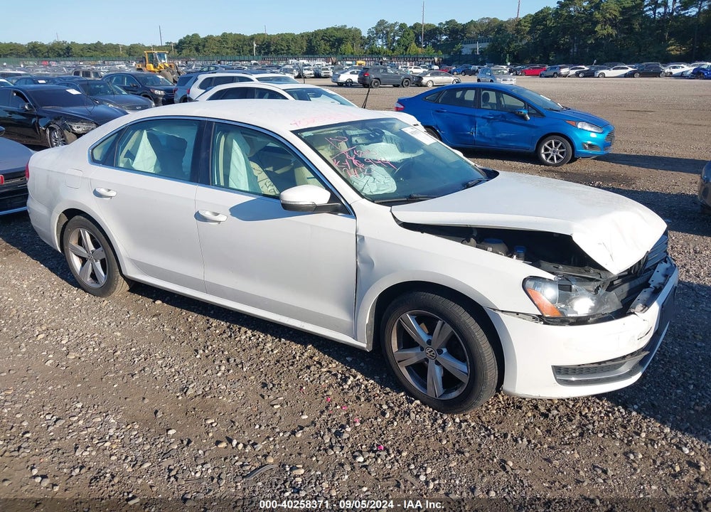 2013 VOLKSWAGEN PASSAT 2.5L SE VIN: 1VWBH7A35DC133048