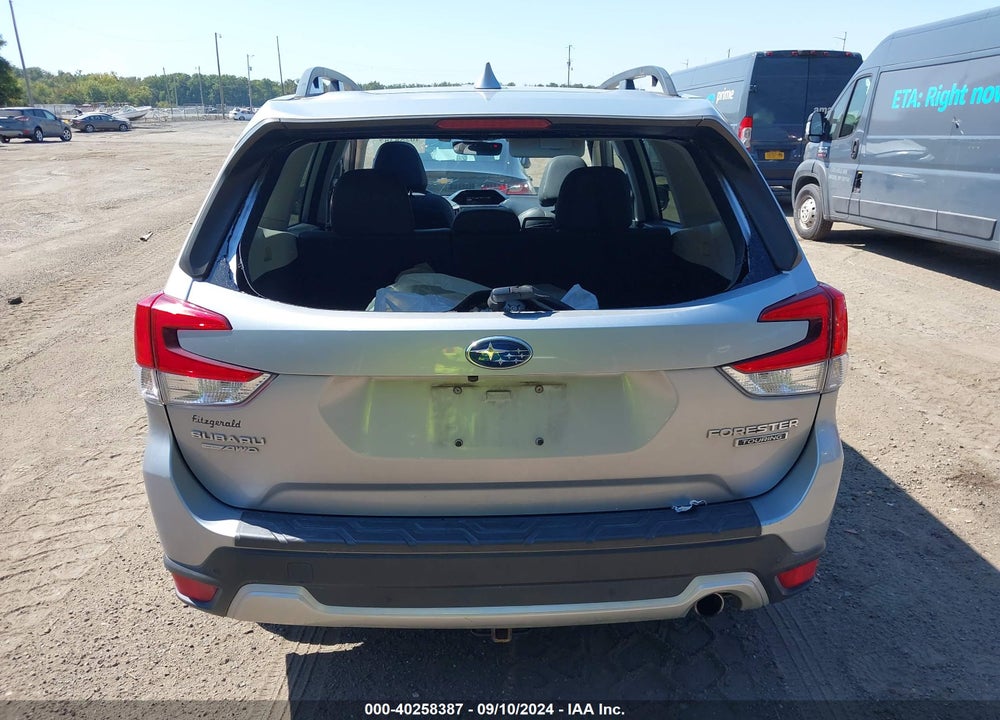 2020 SUBARU FORESTER TOURING VIN: JF2SKAXC5LH555638