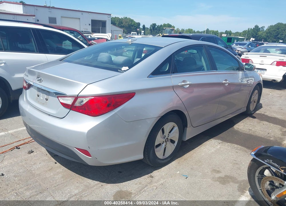 2014 HYUNDAI SONATA GLS VIN: 5NPEB4AC5EH821203