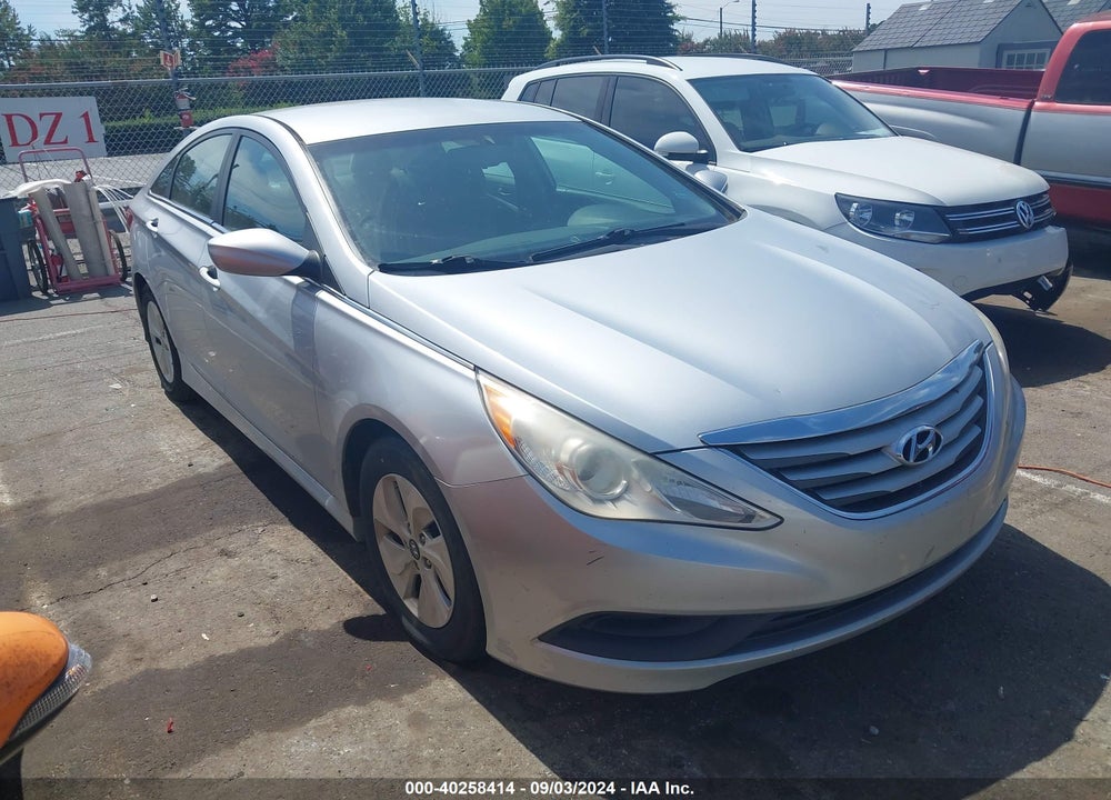 2014 HYUNDAI SONATA GLS VIN: 5NPEB4AC5EH821203