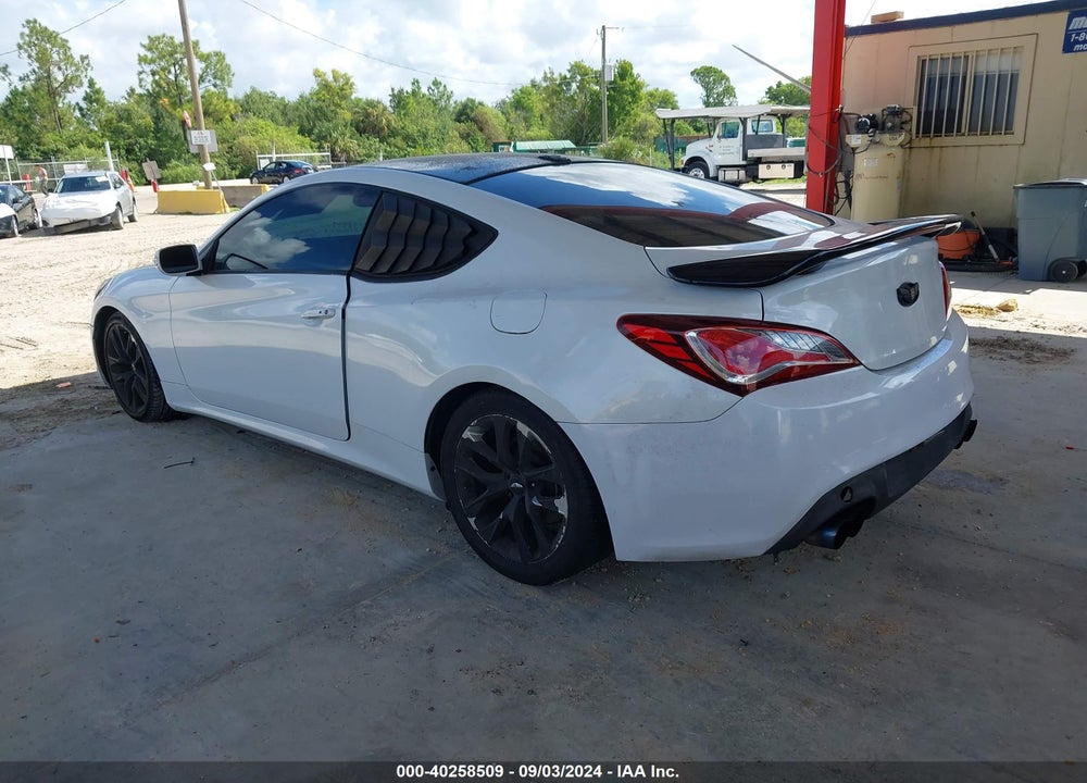 2015 HYUNDAI GENESIS 3.8 BASE VIN: KMHHU6KJ8FU124563