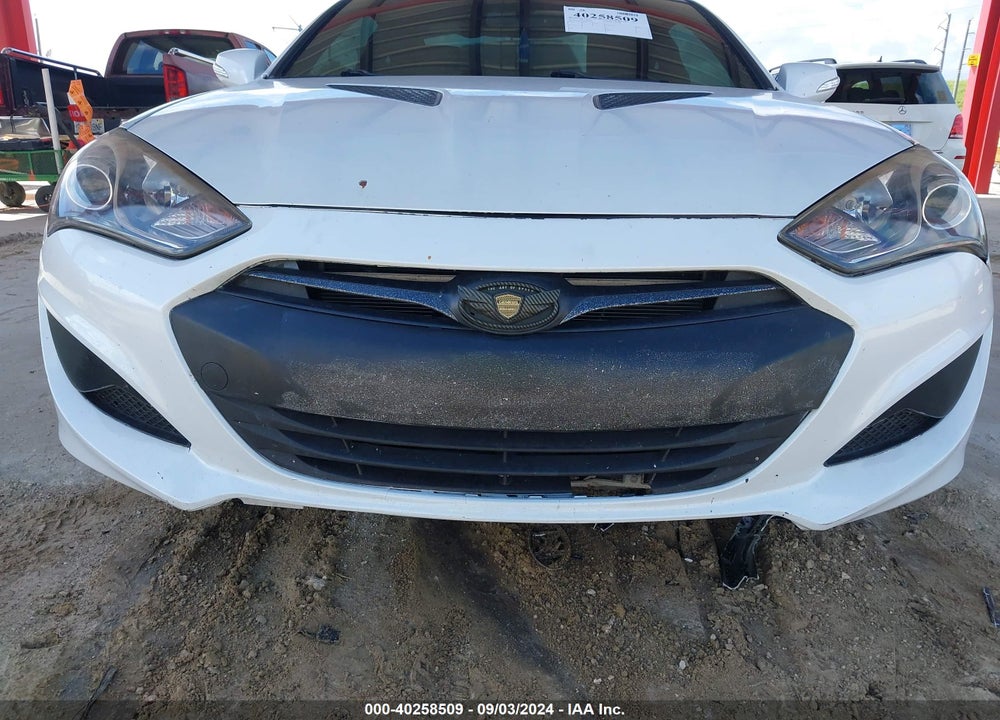 2015 HYUNDAI GENESIS 3.8 BASE VIN: KMHHU6KJ8FU124563