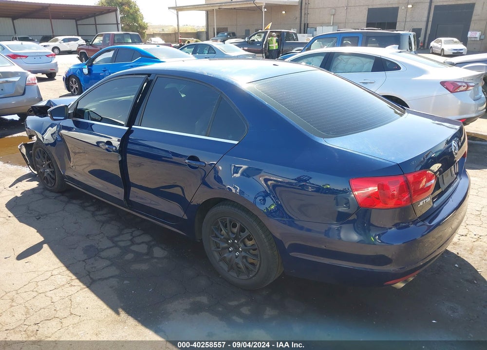 2013 VOLKSWAGEN JETTA 2.5L SE VIN: 3VWDP7AJ2DM382979