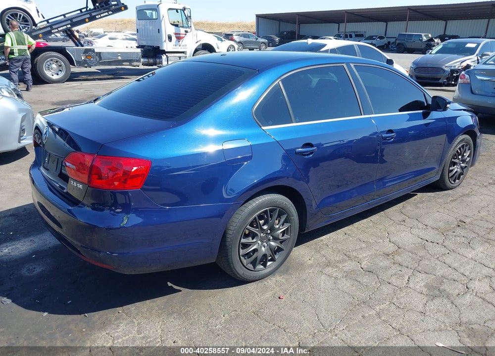 2013 VOLKSWAGEN JETTA 2.5L SE VIN: 3VWDP7AJ2DM382979