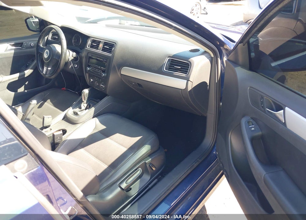 2013 VOLKSWAGEN JETTA 2.5L SE VIN: 3VWDP7AJ2DM382979