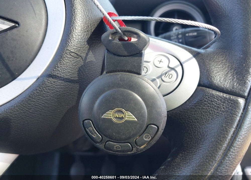 2010 MINI COOPER VIN: WMWMF3C50ATZ27716
