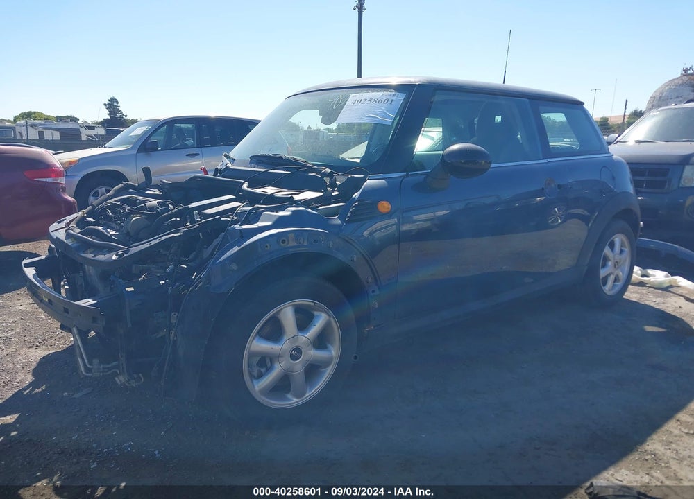 2010 MINI COOPER VIN: WMWMF3C50ATZ27716