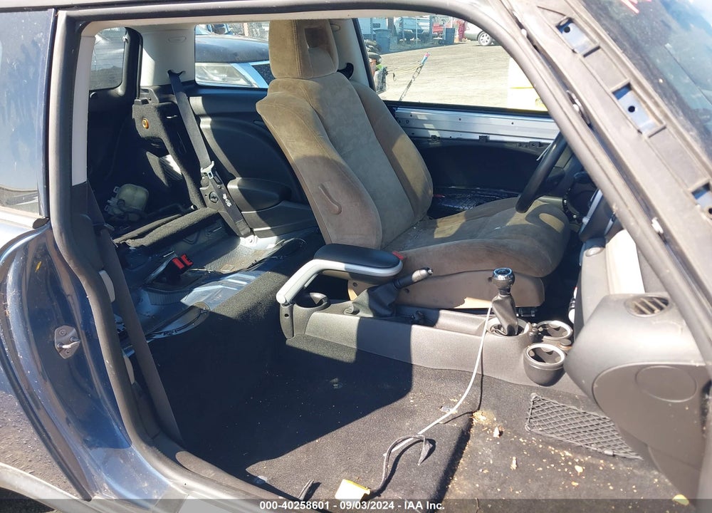 2010 MINI COOPER VIN: WMWMF3C50ATZ27716