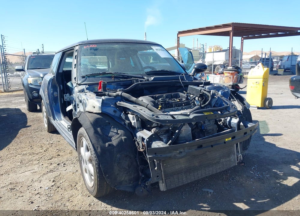 2010 MINI COOPER VIN: WMWMF3C50ATZ27716