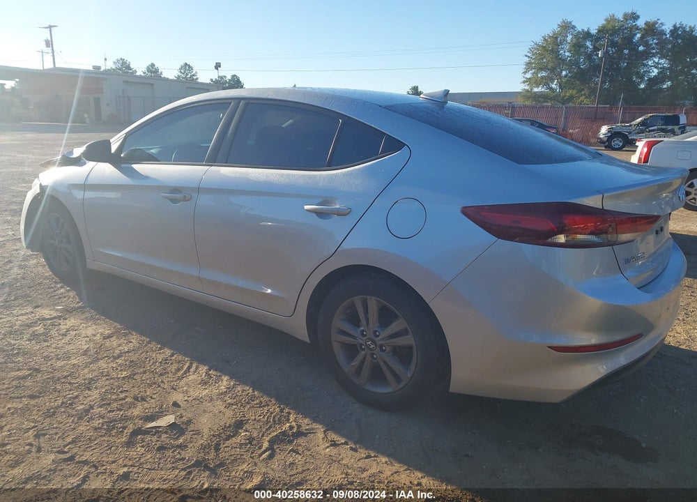 2018 HYUNDAI ELANTRA SEL VIN: 5NPD84LF0JH340187
