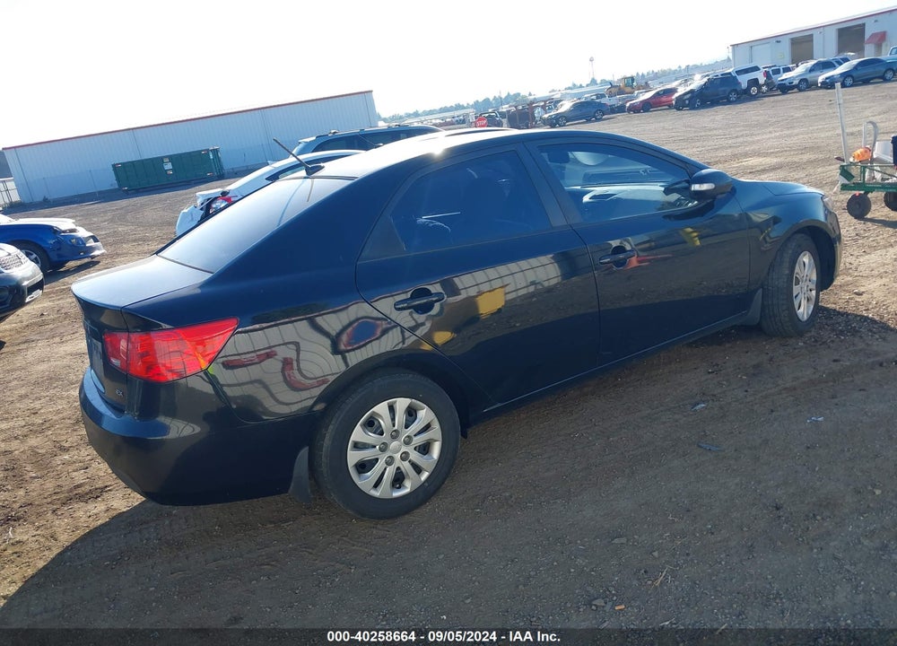 2010 KIA FORTE VIN: KNAFU4A29A5807561