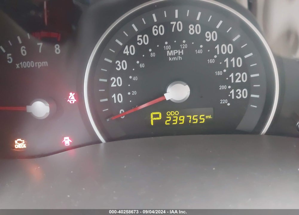 2011 KIA SEDONA VIN: KNDMH4C7XB6374755