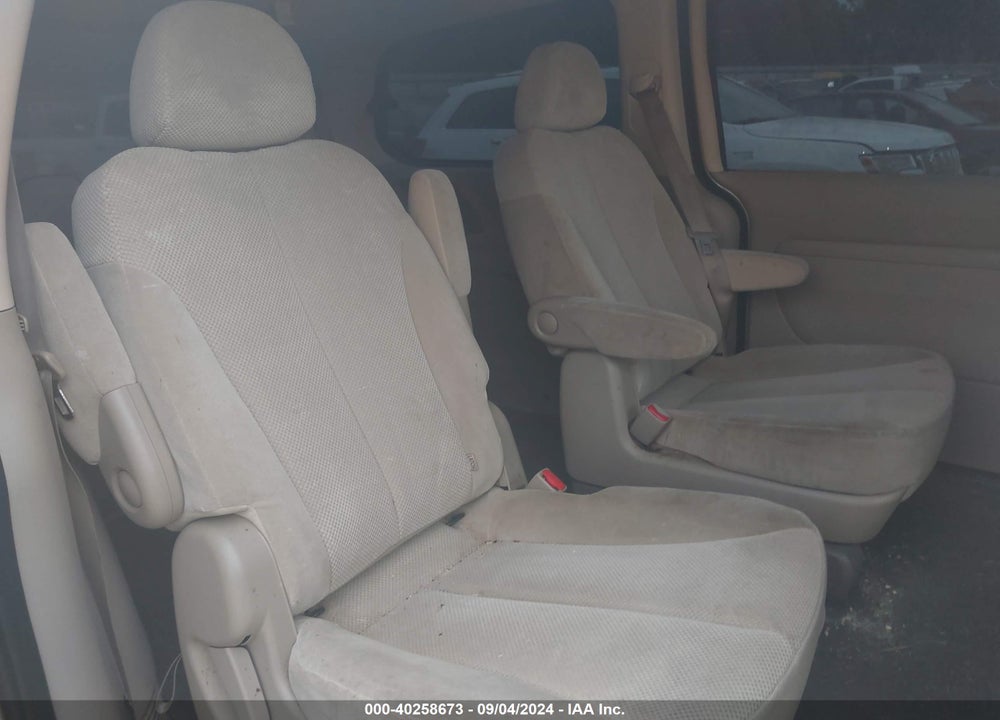 2011 KIA SEDONA VIN: KNDMH4C7XB6374755