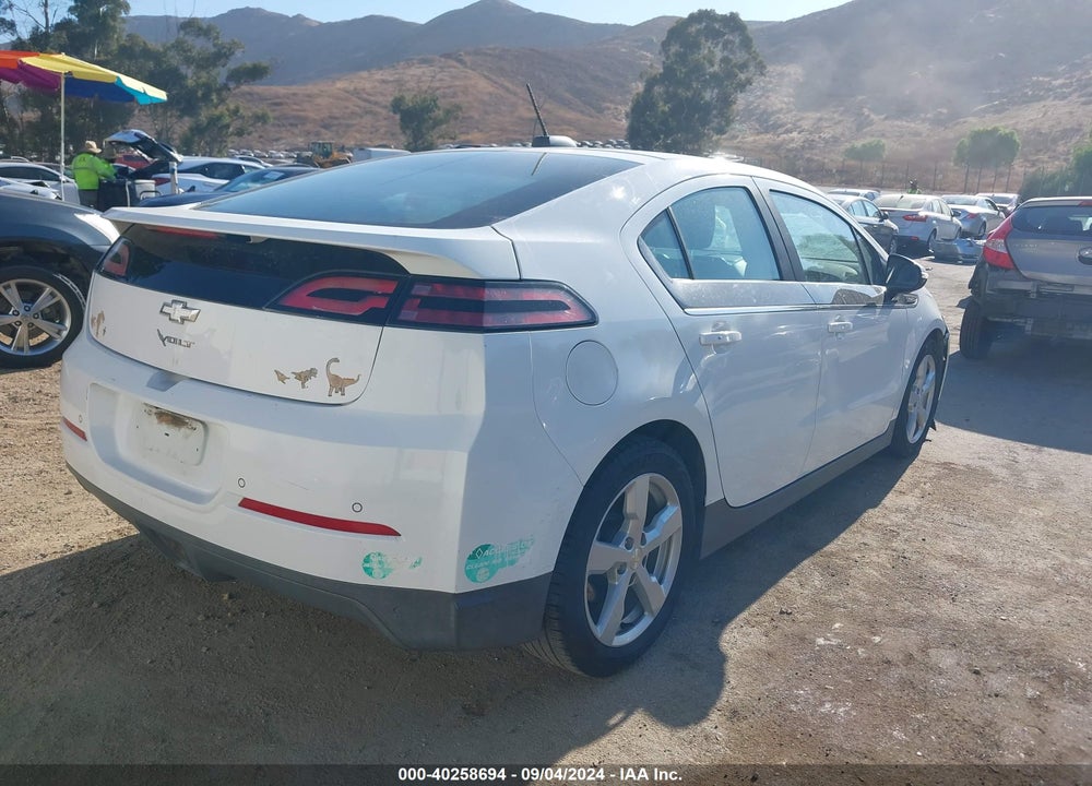 2015 CHEVROLET VOLT VIN: 1G1RD6E49FU108105