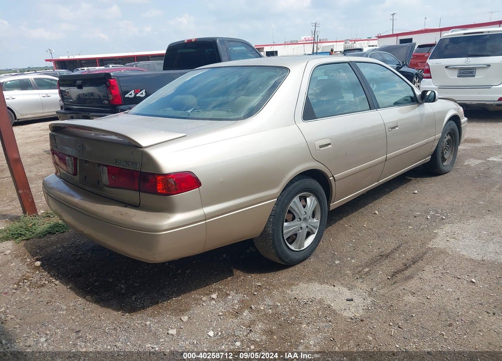 2000 TOYOTA CAMRY LE VIN: JT2BG22K7Y0417232