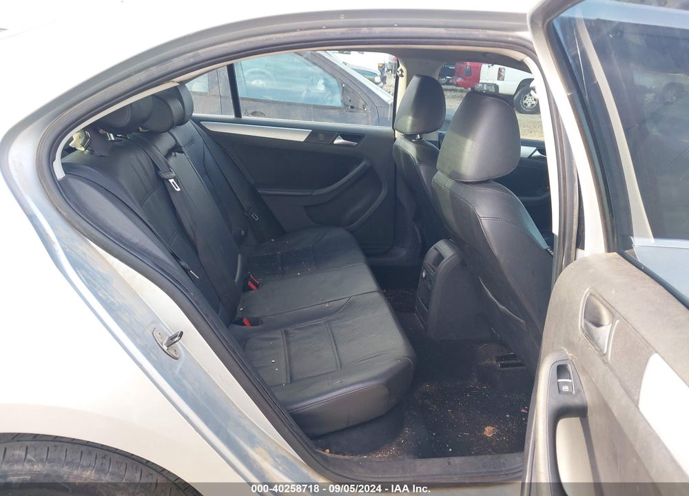 2013 VOLKSWAGEN JETTA 2.5L SE VIN: 3VWDX7AJ1DM392239