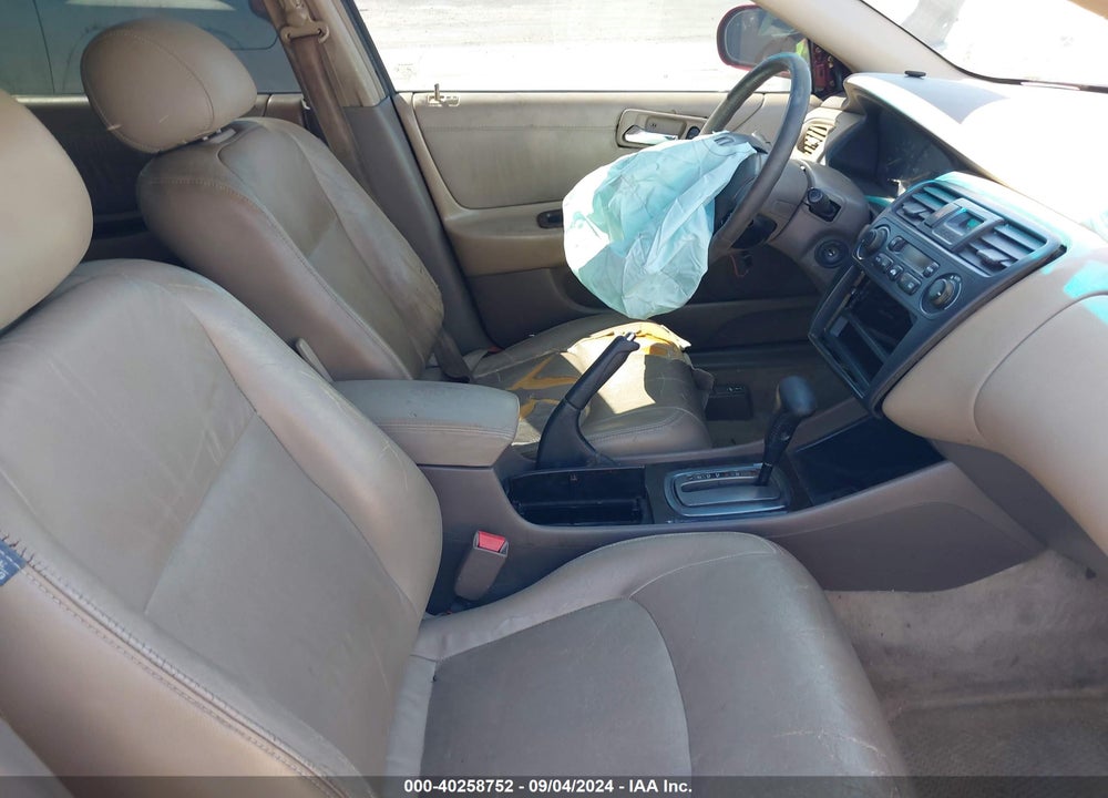 2001 HONDA ACCORD 3.0 EX VIN: 1HGCG16521A048453