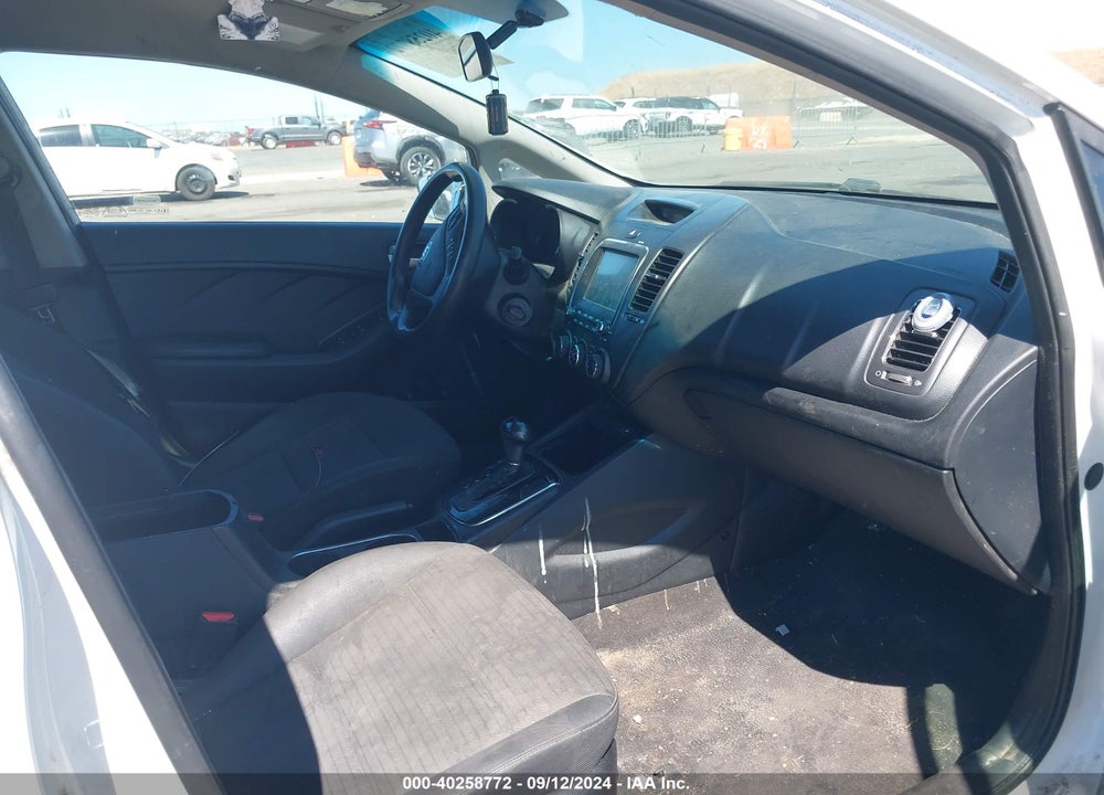 2018 KIA FORTE LX VIN: 3KPFL4A74JE254033