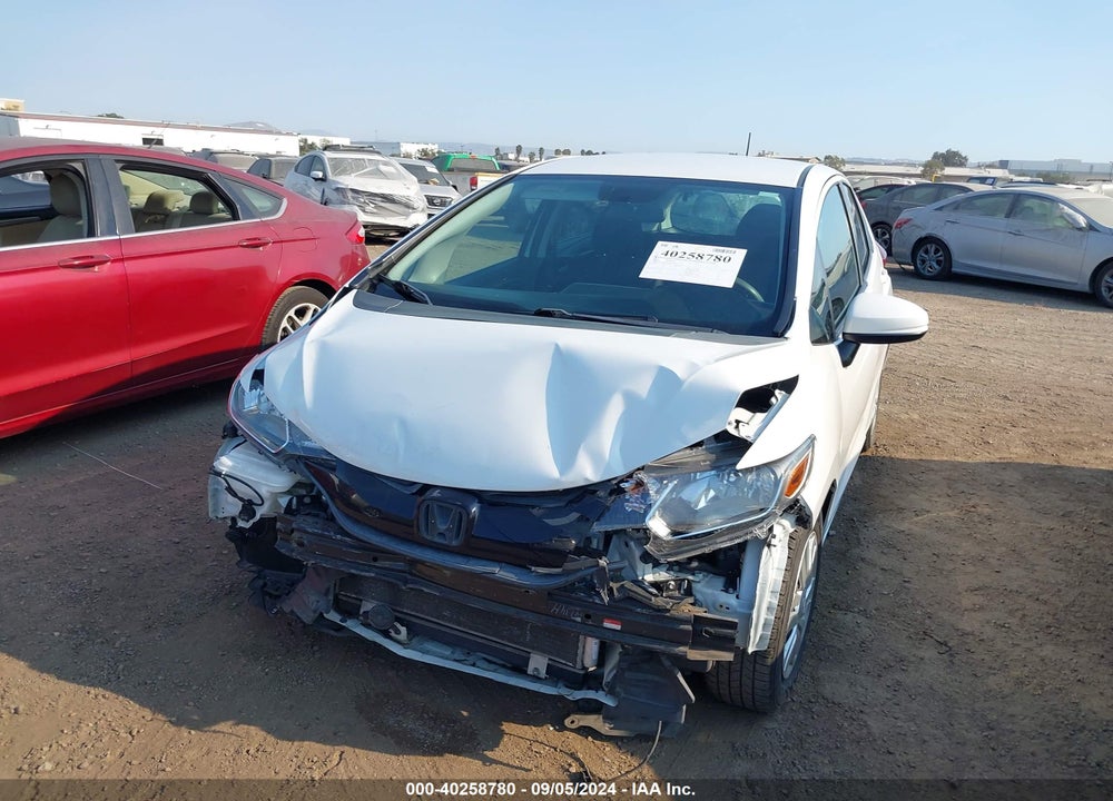 2015 HONDA FIT LX VIN: 3HGGK5H50FM711503