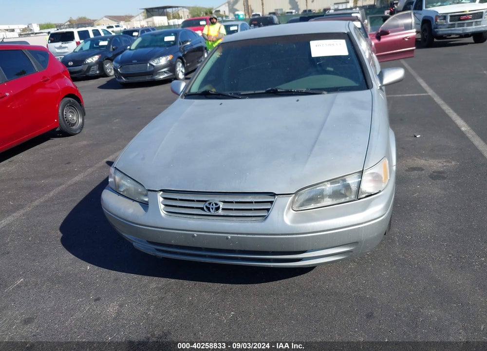 1998 TOYOTA CAMRY LE VIN: JT2BG22K4W0214098