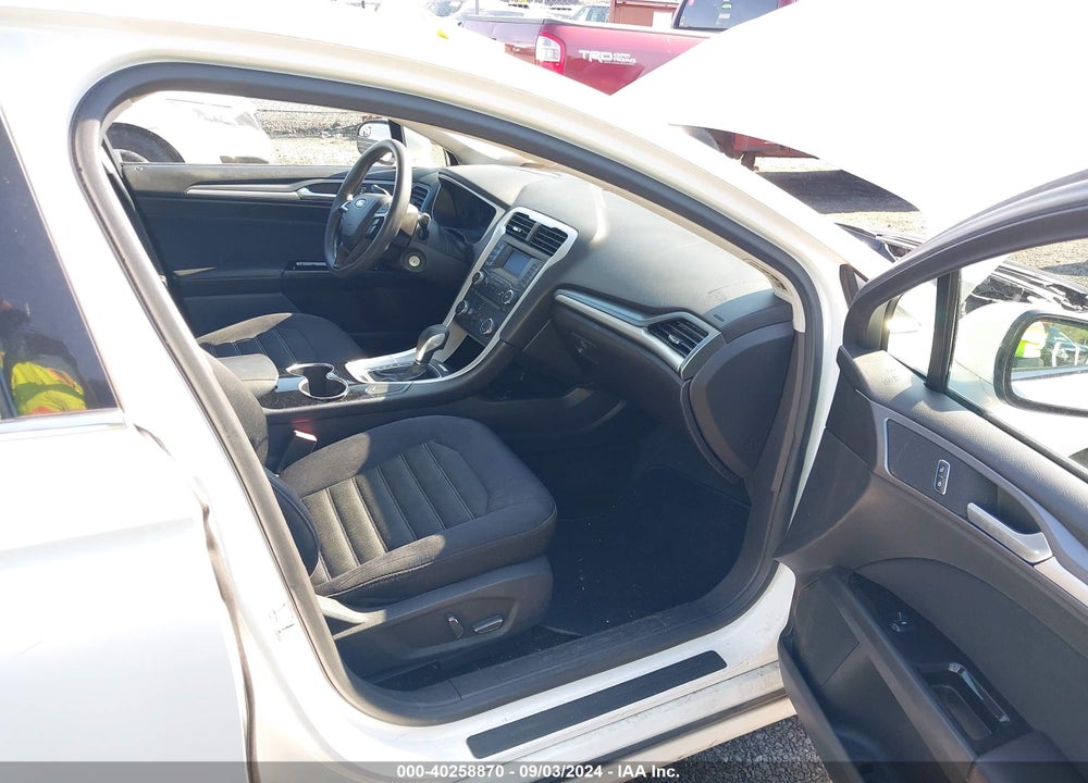 2015 FORD FUSION SE VIN: 3FA6P0H71FR161687