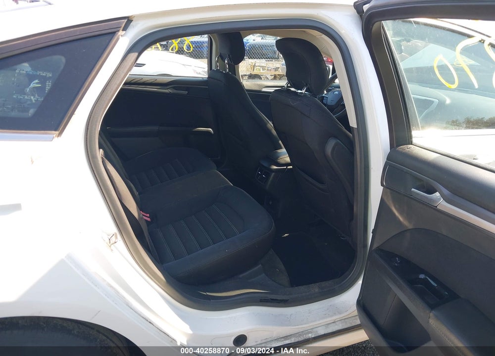 2015 FORD FUSION SE VIN: 3FA6P0H71FR161687
