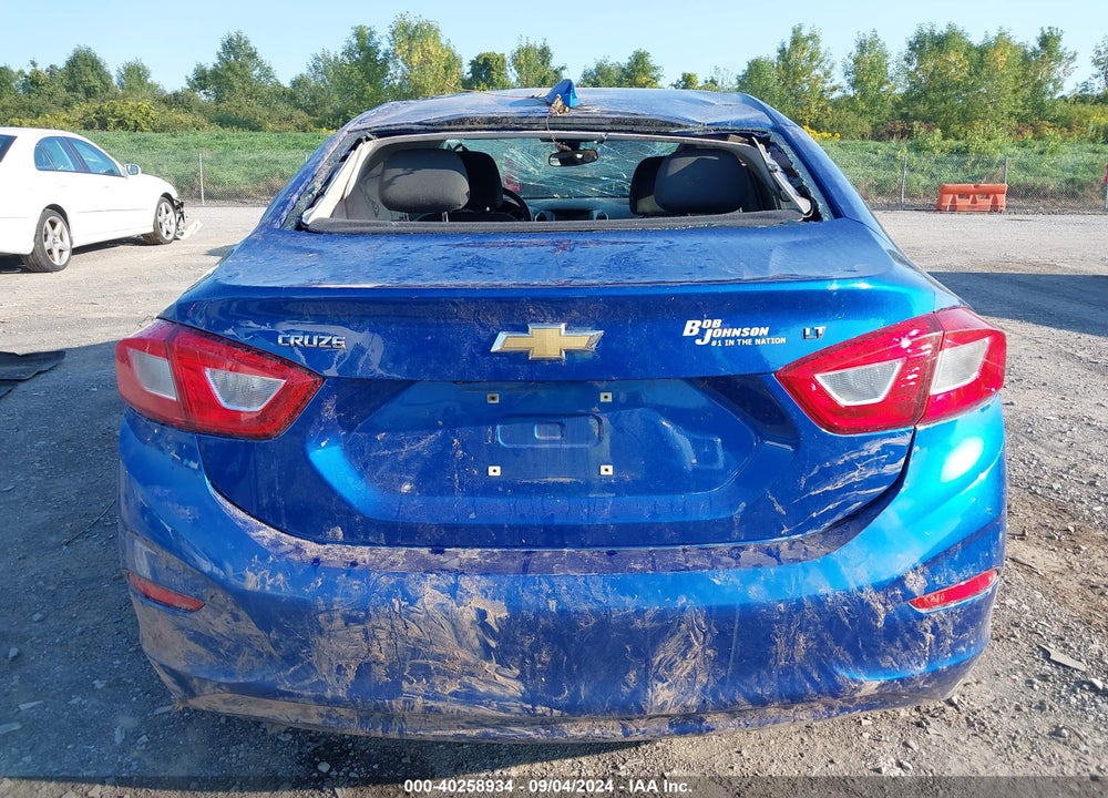 2018 CHEVROLET CRUZE LT AUTO VIN: 1G1BE5SM7J7210345